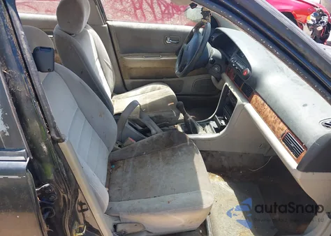 1993 Nissan Altima Xe/Gxe/Se/Gle z USA, uszkodzony, nr VIN 1N4BU31F7PC237908